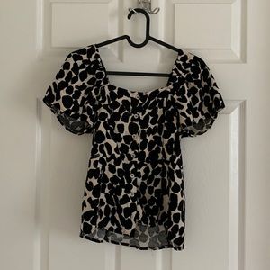 Short sleeve, cute pattern shirt.
